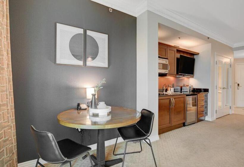 Studio Suite 25th Flr Mgm Signature Balcony Strip View