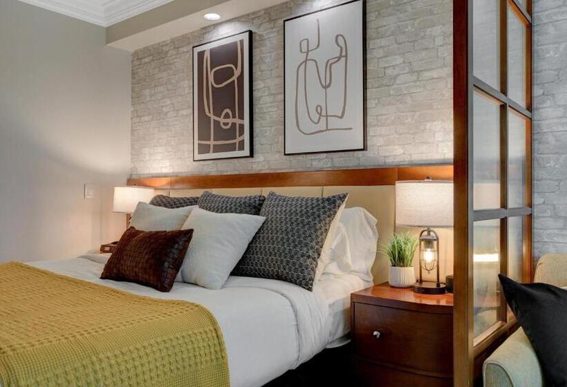 Studio Suite 25th Flr Mgm Signature Balcony Strip View