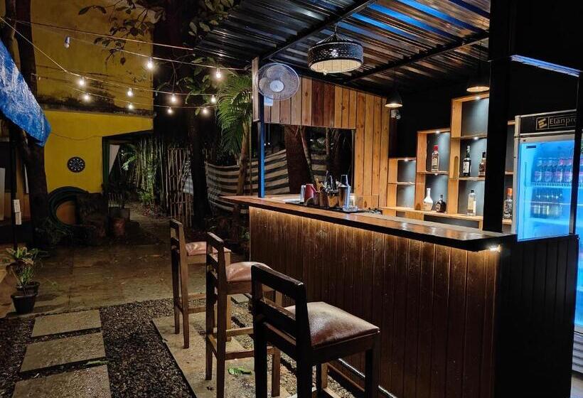 The Goanvibes Hostel And Cafe