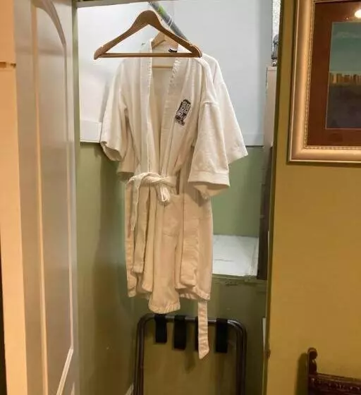Aamiaismajoitus (B&B) Private Room With Full Size Bed In Lakeview   3c