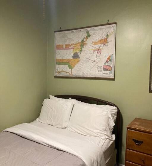 تختخواب و صبحانه Private Room With Full Size Bed In Lakeview 3c