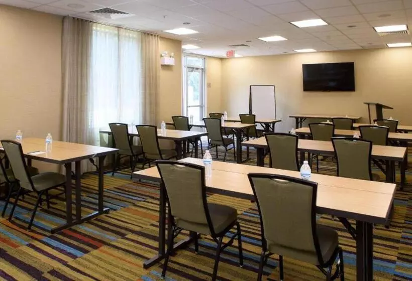 ホテル Fairfield Inn And Suites