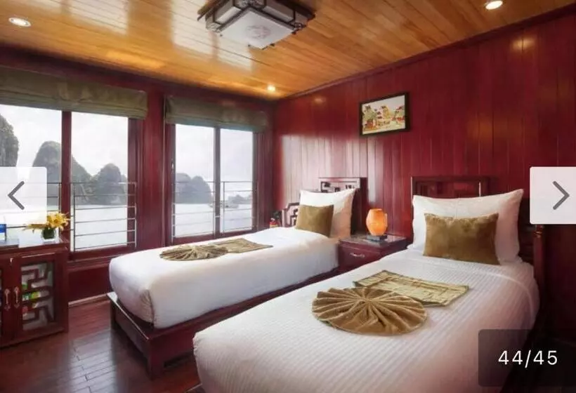 هتل Majestic Legend Cruise