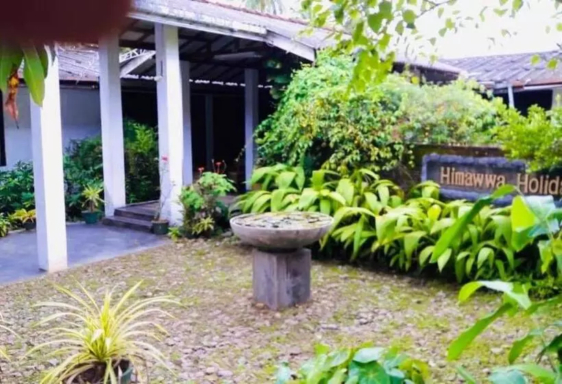 ホテル Himawwa Residency Pinnawala