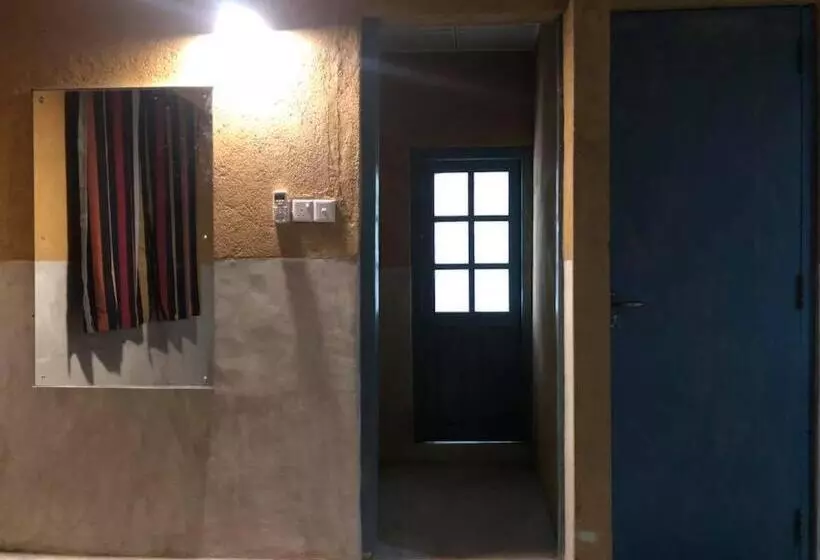 ホテル Himawwa Residency Pinnawala