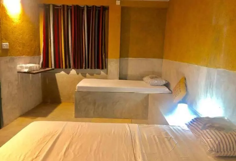 ホテル Himawwa Residency Pinnawala