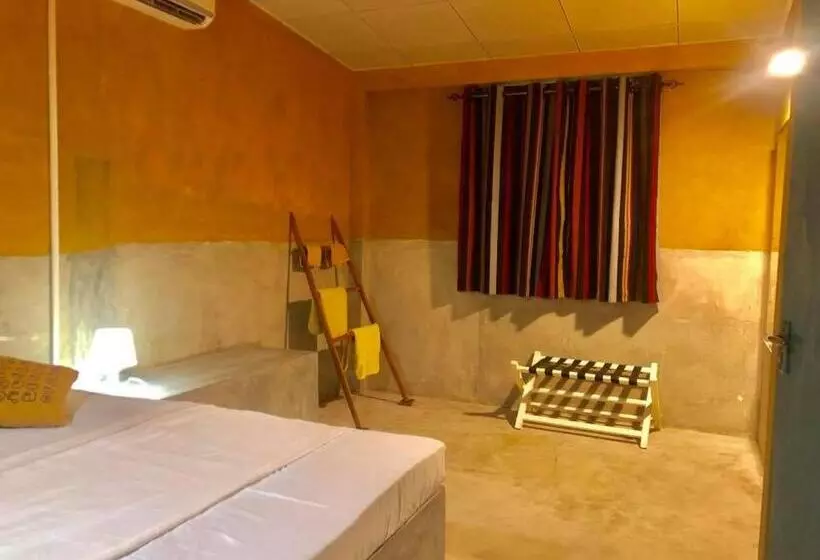 ホテル Himawwa Residency Pinnawala