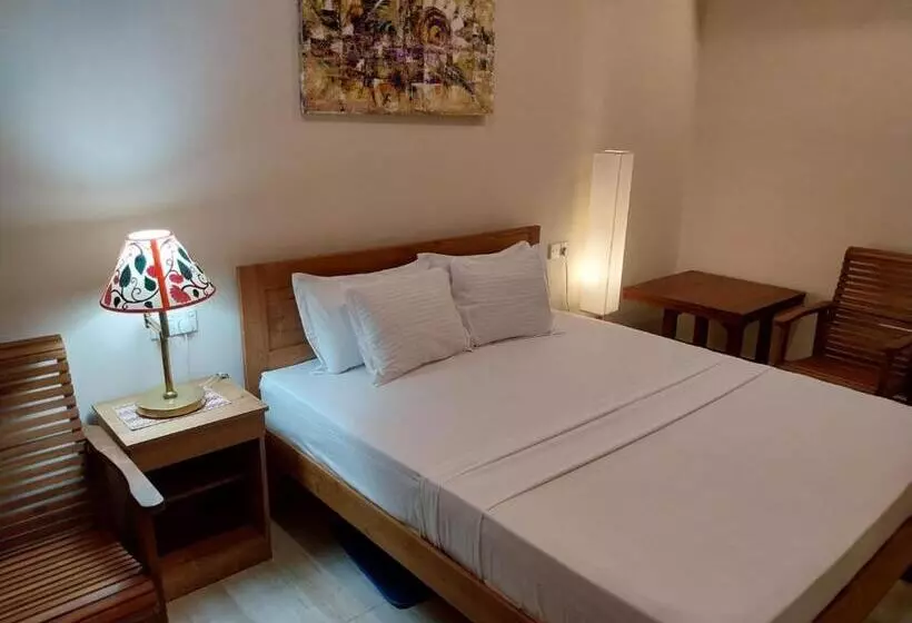 Hotel Hiru