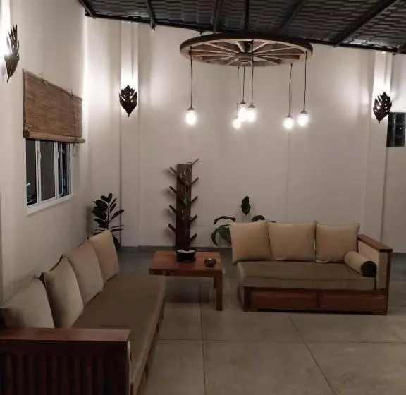 Hotel Hiru