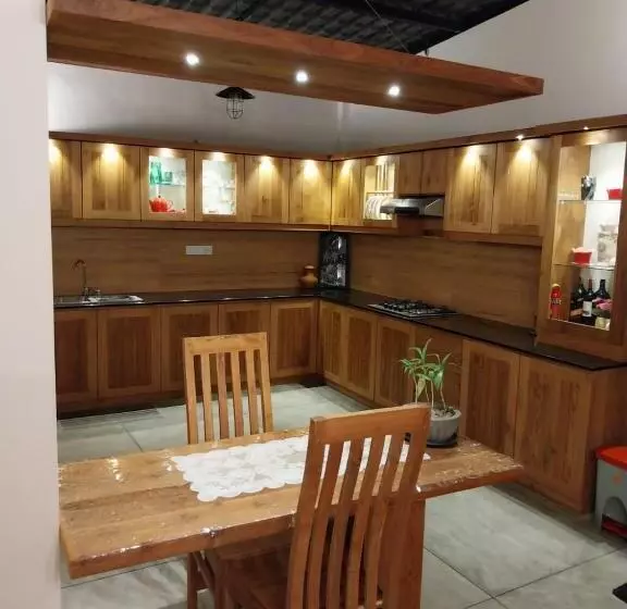 Hotel Hiru