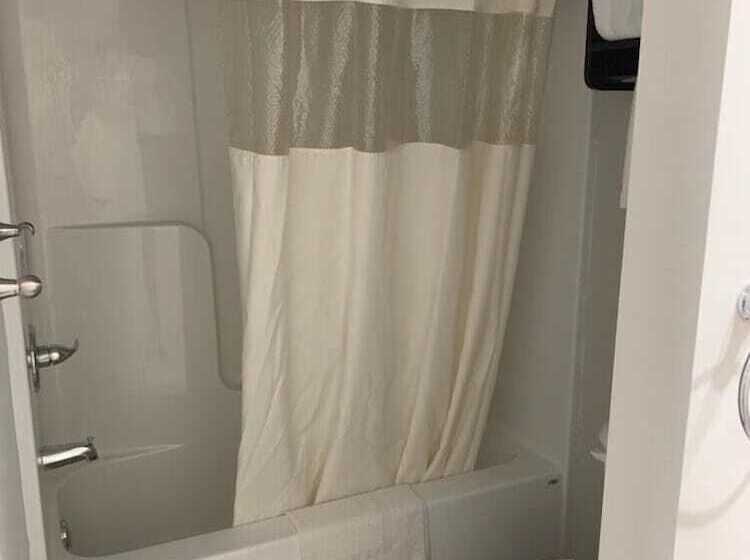 Отель Lock Haven Grandview