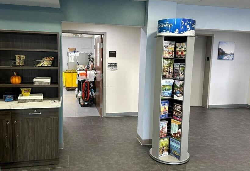 בית מלון כפרי Mainstays And Suites By Choice