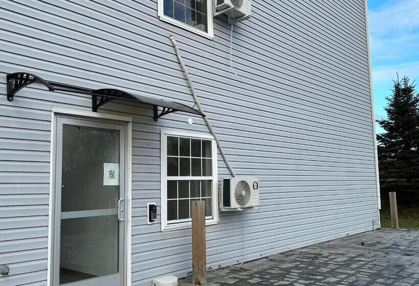 בית מלון כפרי Mainstays And Suites By Choice