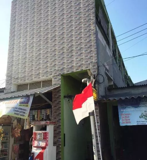 ホテル Oyo Life 93061 Kost Vicky Syariah