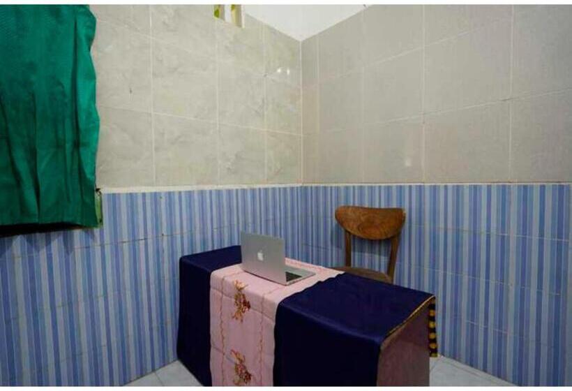 Hotel Oyo Life 93061 Kost Vicky Syariah