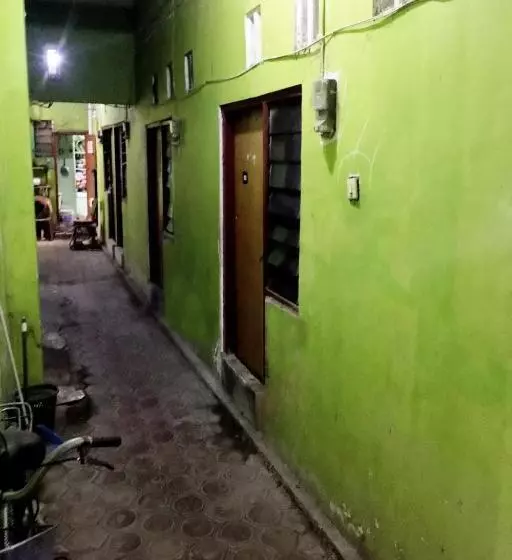 ホテル Oyo Life 93061 Kost Vicky Syariah