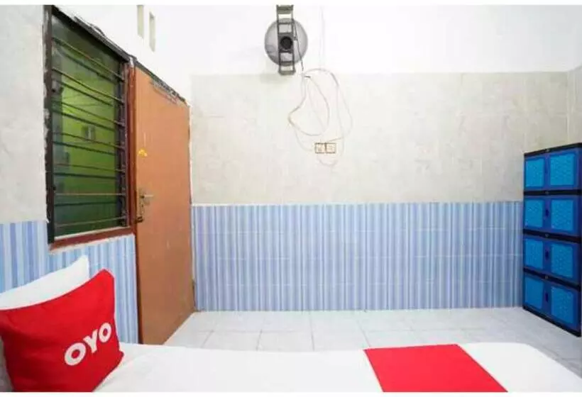 ホテル Oyo Life 93061 Kost Vicky Syariah