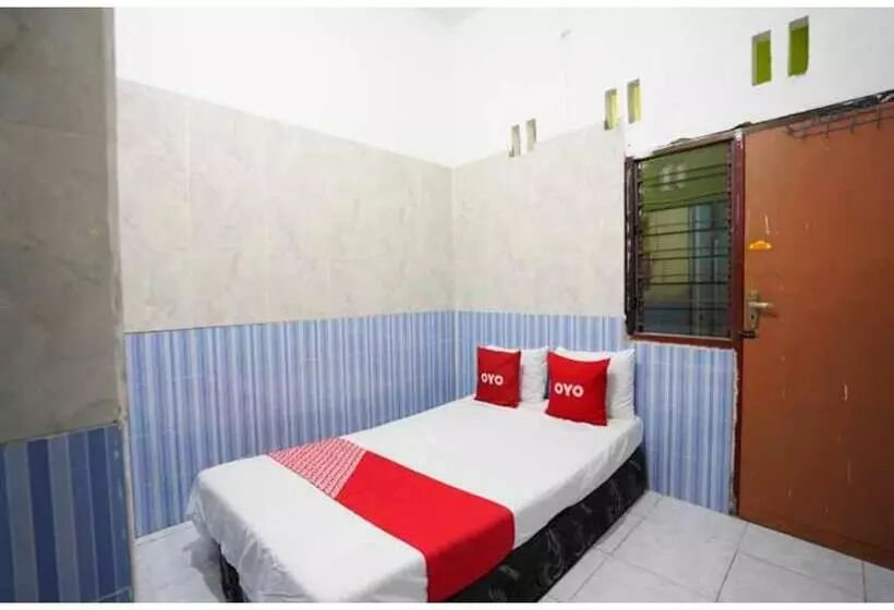 ホテル Oyo Life 93061 Kost Vicky Syariah