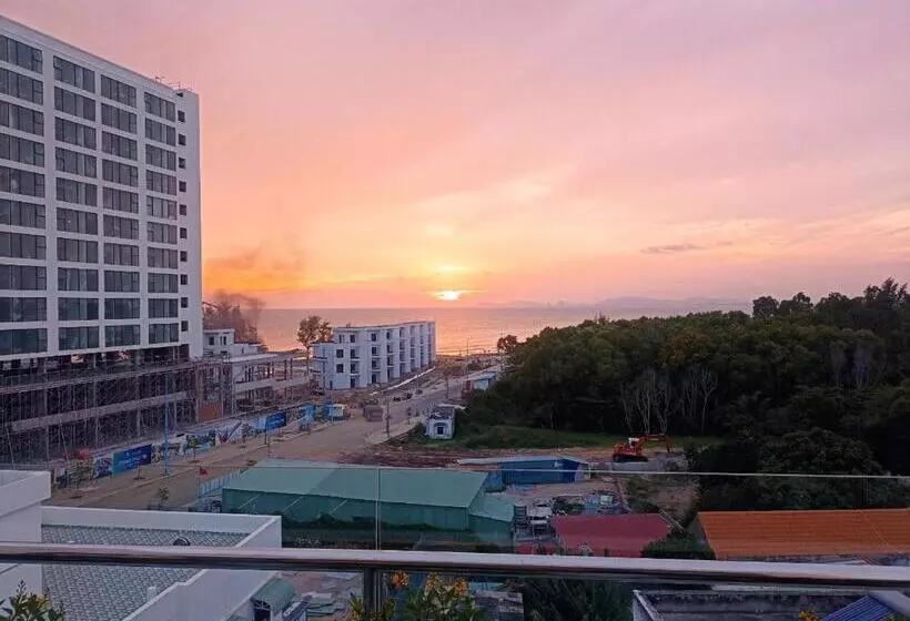 Light House Motel 978