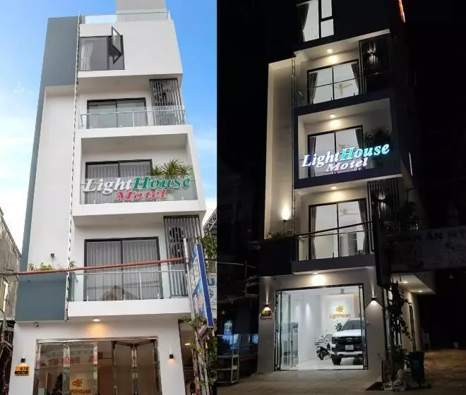 Light House Motel 978