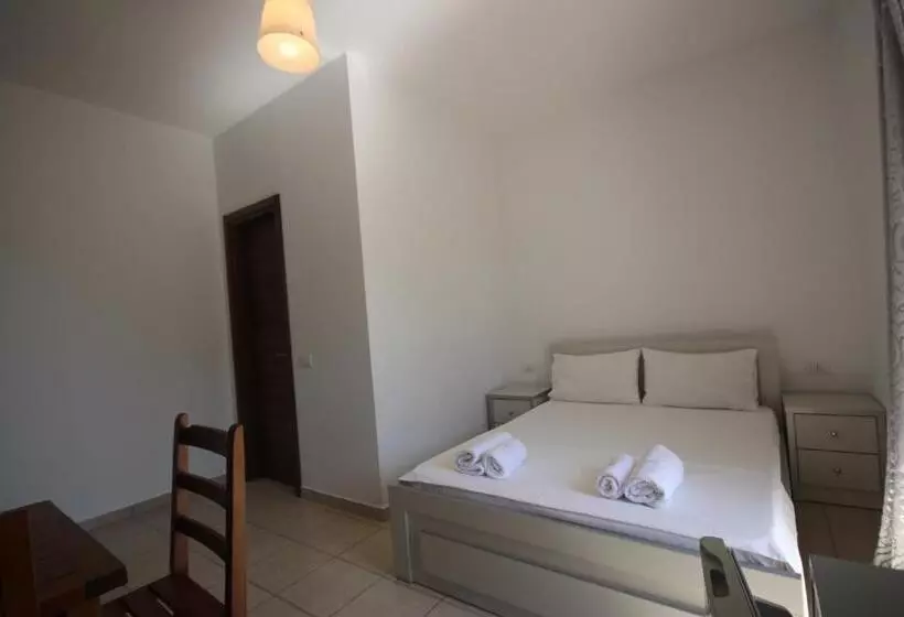 Mato Rooms