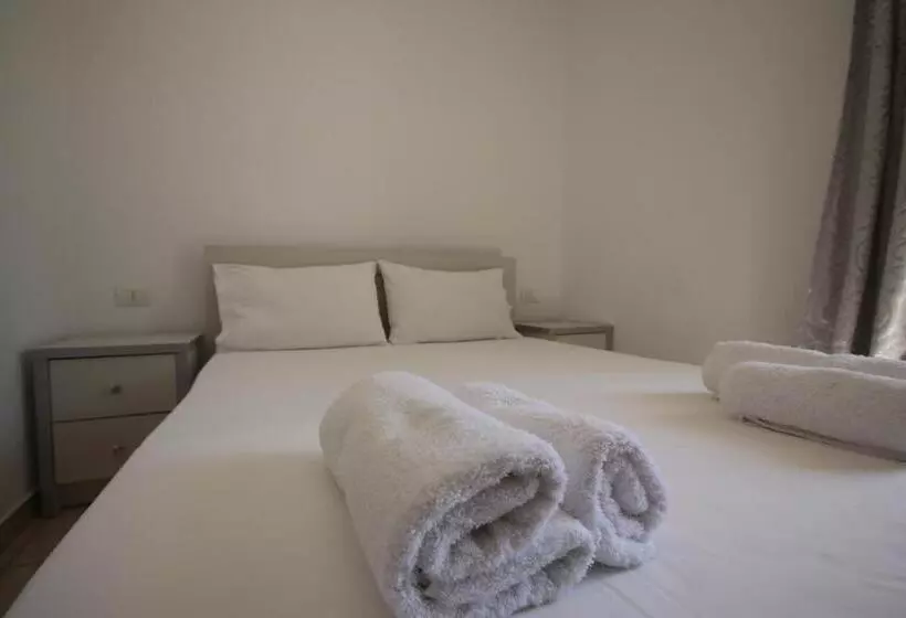 Mato Rooms