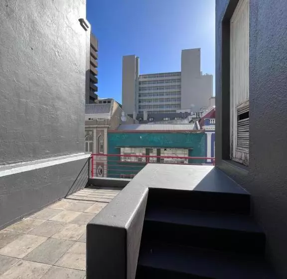 Majatalo M & B Backpackers