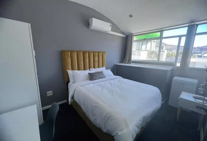 Majatalo M & B Backpackers