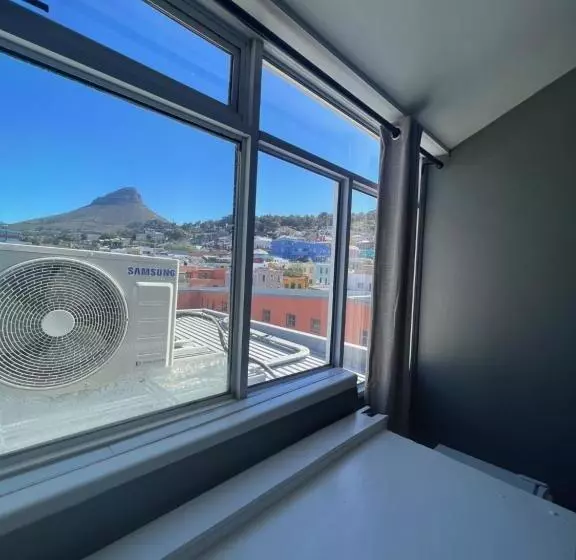 Majatalo M & B Backpackers