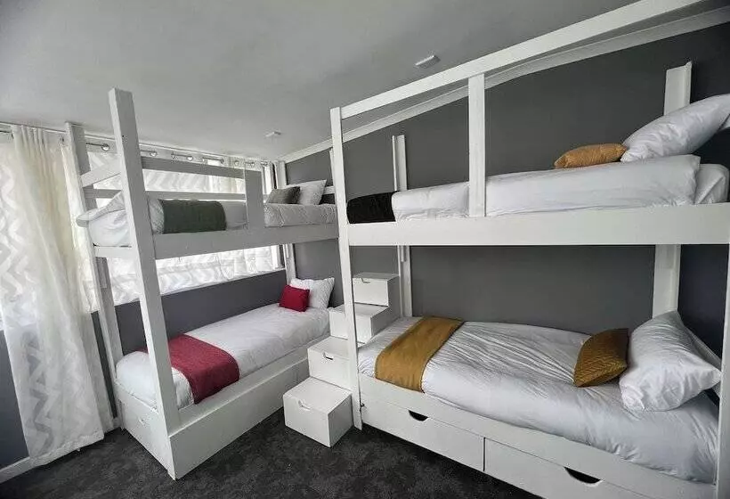 Majatalo M & B Backpackers