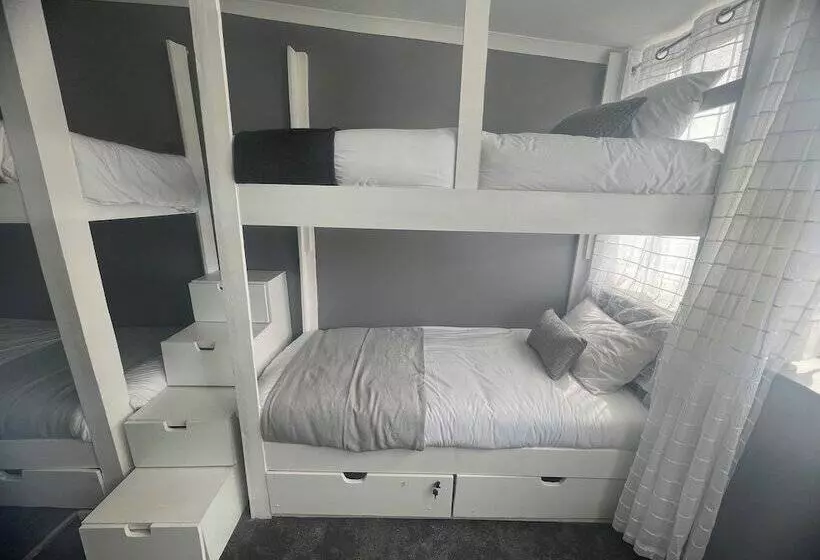 Majatalo M & B Backpackers