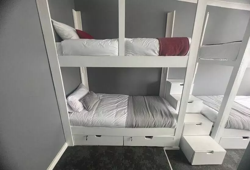 Majatalo M & B Backpackers