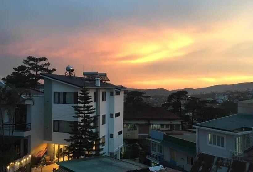 پانسیون Kiến S House