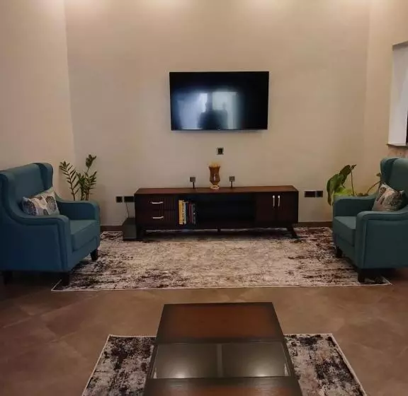 پانسیون The Curvalux House