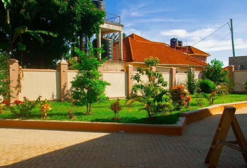 پانسیون The Curvalux House