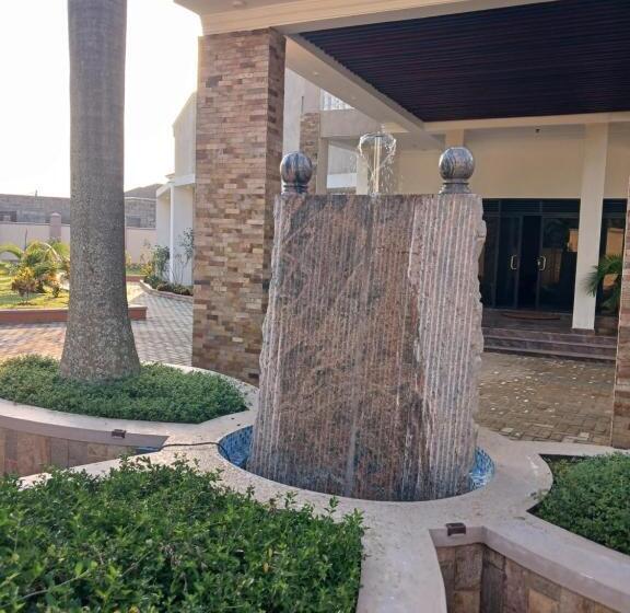 پانسیون The Curvalux House