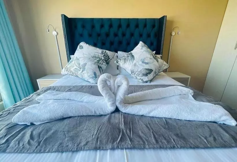 پانسیون The Yacht House