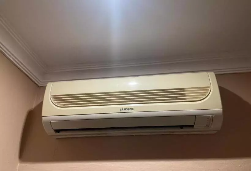 پانسیون The Yacht House