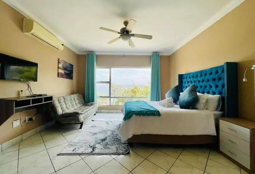 پانسیون The Yacht House