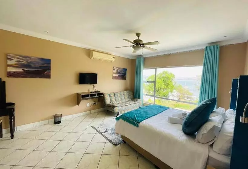 پانسیون The Yacht House