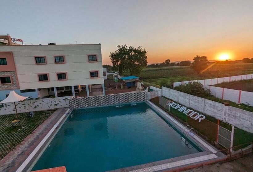 استراحتگاه Kohinoor Farm House