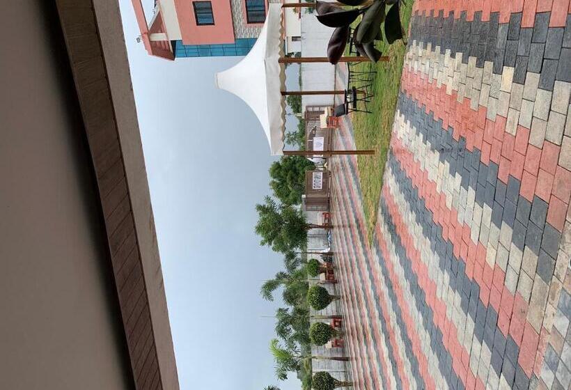 استراحتگاه Kohinoor Farm House