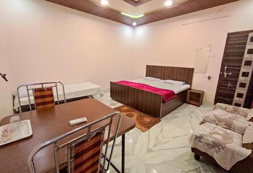 Hostel Incredible Ayodhya