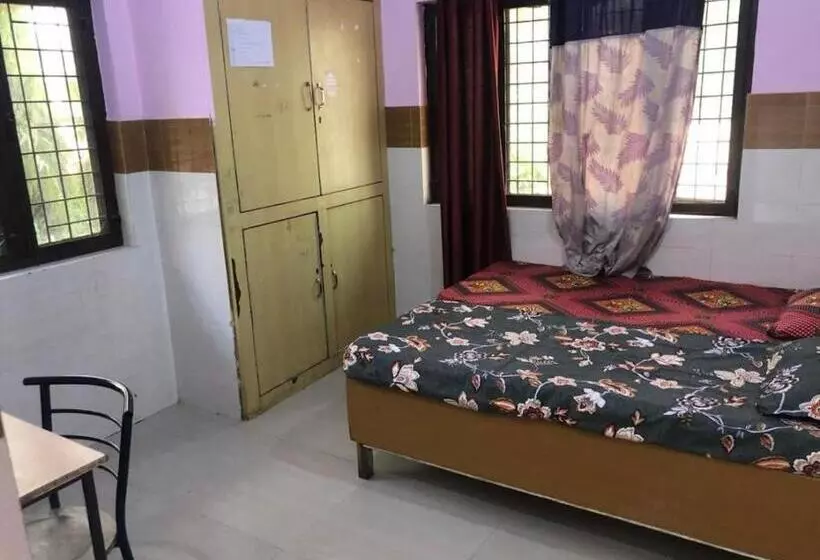 Alberg Omjee Paying Guest
