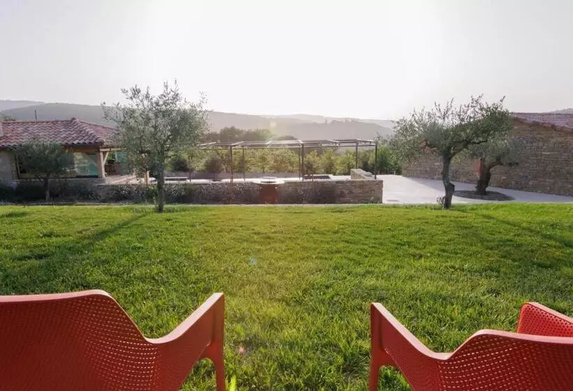 Aamiaismajoitus (B&B) Domaine De Chabanne