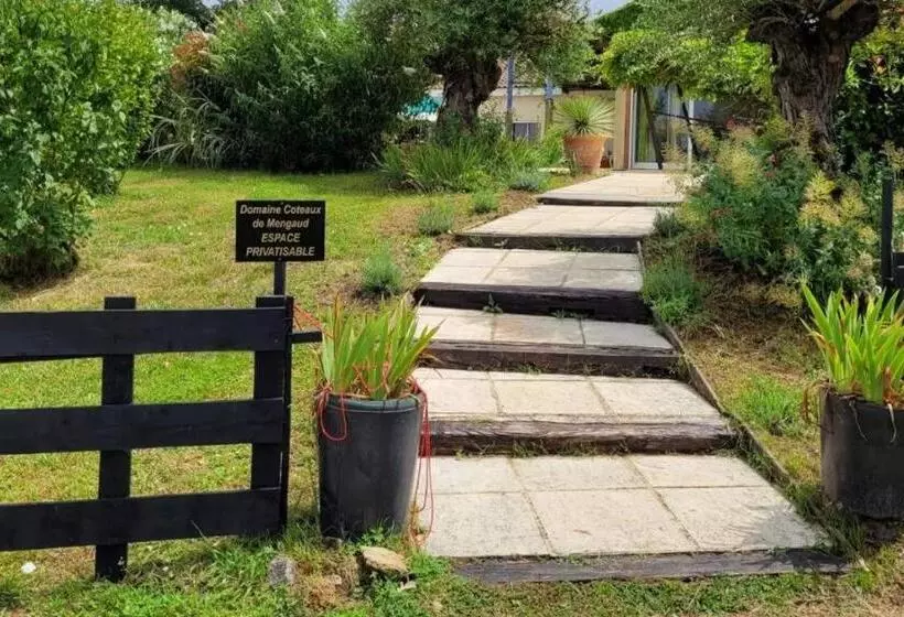 Aamiaismajoitus (B&B) Domaine Le Coteau De Mengaud