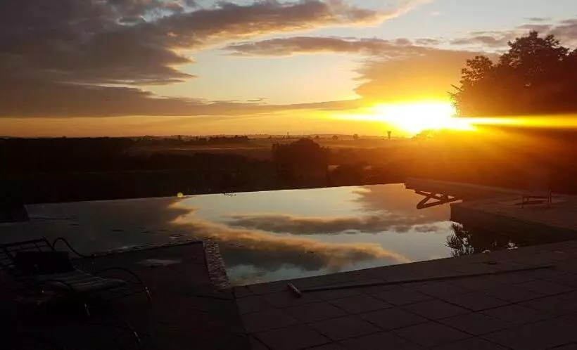 Aamiaismajoitus (B&B) Domaine Le Coteau De Mengaud