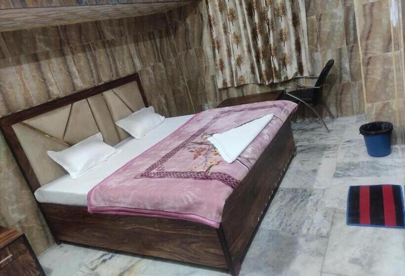 هتل Bhagvati Palace