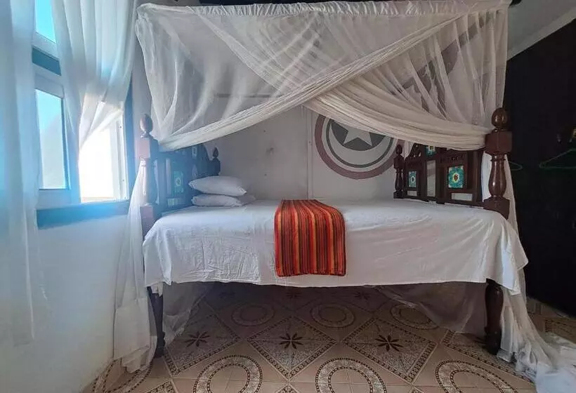 هتل کپسول Roof Top Private House