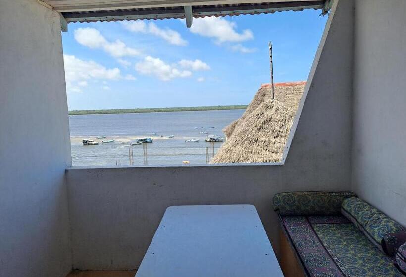 هتل کپسول Roof Top Private House